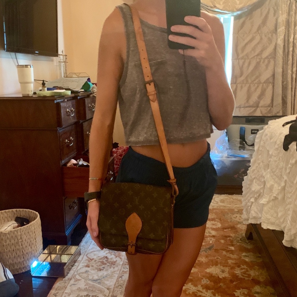 Addictional pics of Louis Vuitton Cartouchiere